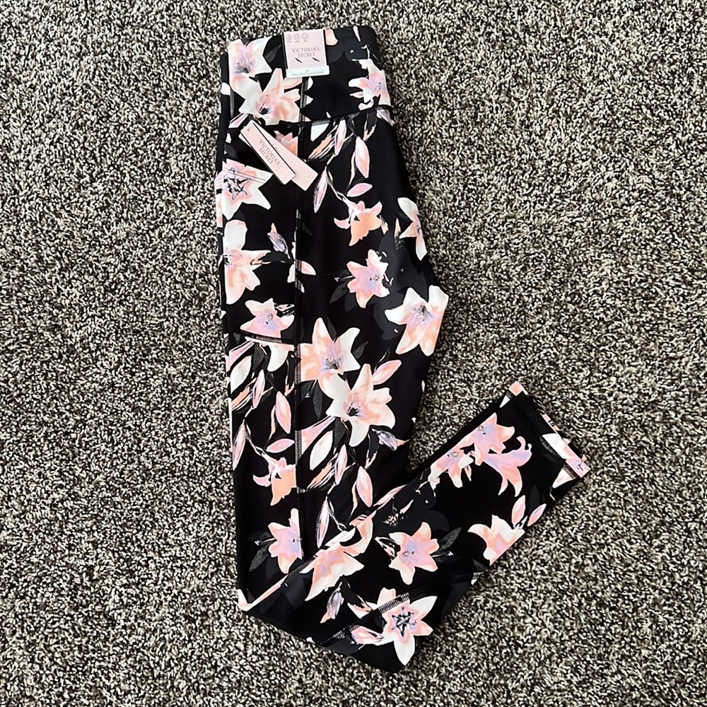 Victoria’s Secret leggings